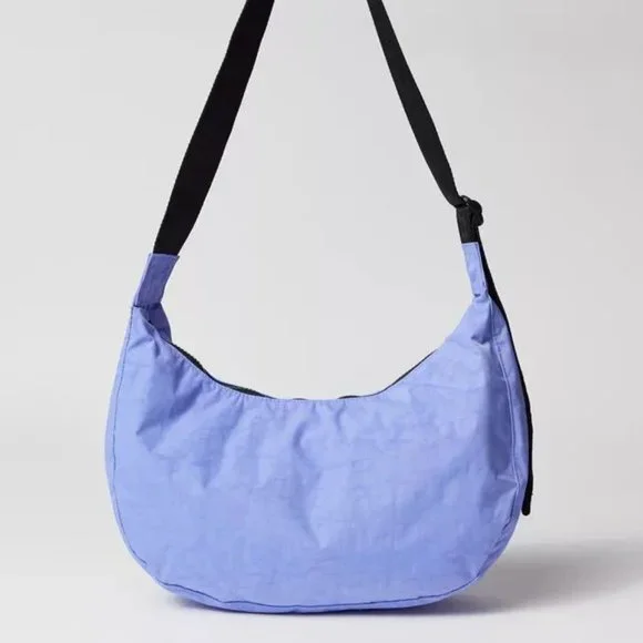 NWT Baggu Medium Crescent Bag -  Embroidered Hello Kitty & Apple (Bluebell) - Picture 5 of 9